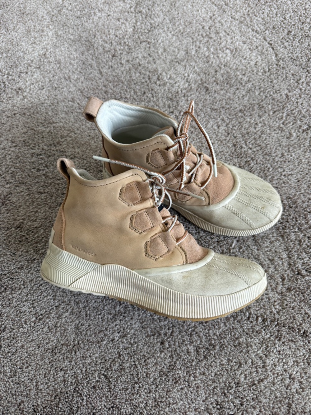 Sorel Out N About III Classic Boot Size 8